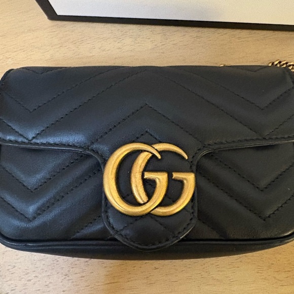 Gucci GG Marmont Mini Crossbody Bag - Picture 6 of 9